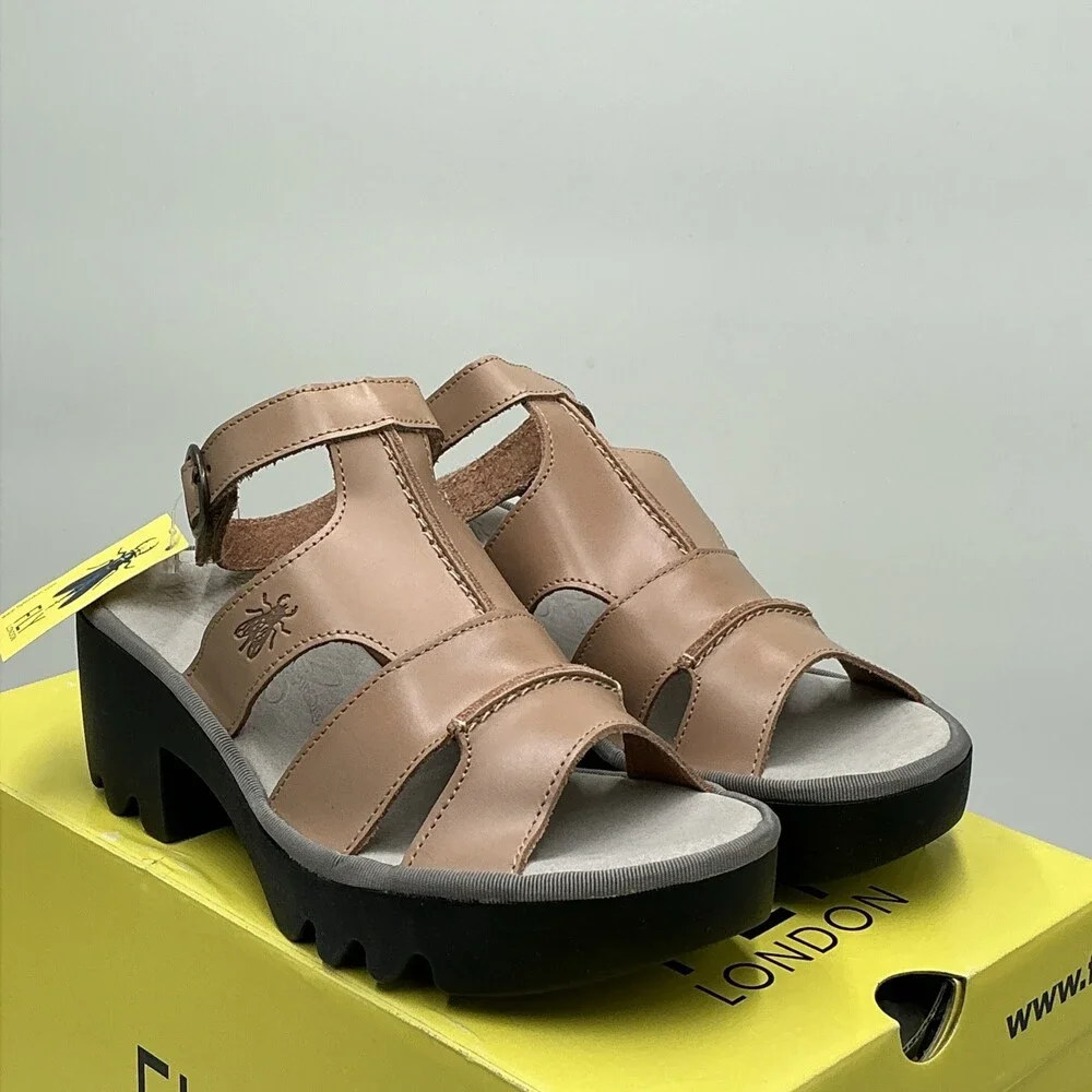 Fly London TAWI496FLY Sandals Women's 5.5 M Taupe Ankle Strap Block Heel Eby4485